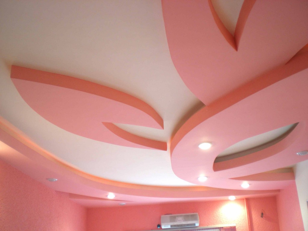 Финишная отделка потолка из гипсокартона: покраска, штукатурка и оклейка обоями своими руками