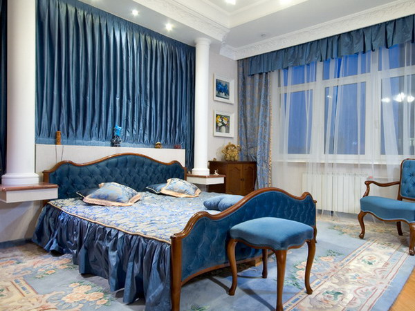 Фото синей спальни в классическом стиле