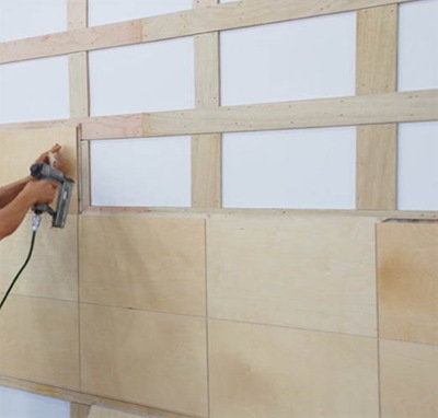Отделка ванной комнаты стеновыми панелями обойдется практически без предварительной подготовки стен помещения. 
